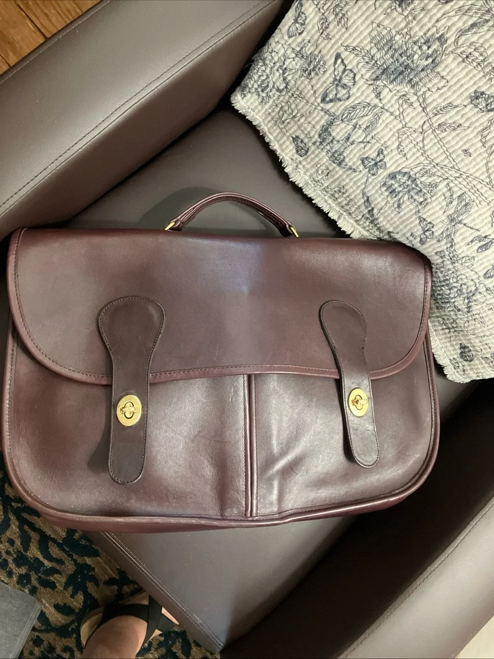 Coach Vintage - Carrier NYC Briefcase Messenger Bag, Burgundy